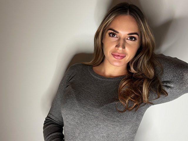 EmmaNew online picture 3