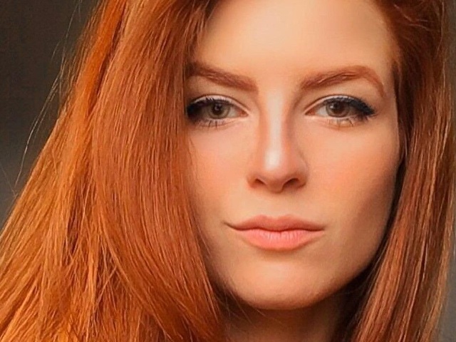 HollyQTreat online picture 1