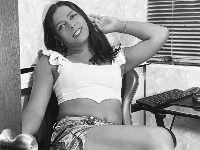 EmmyTorner online picture 3