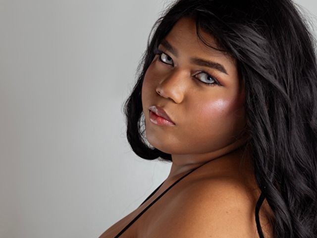 NxyChloe online picture 2