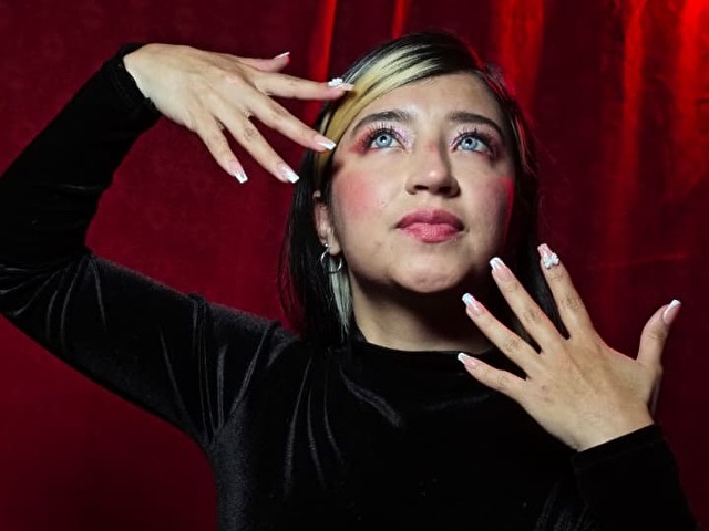 DahianaDmour picture 6