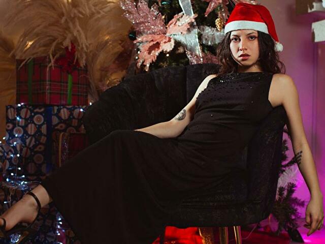 lolamustaine preview 3