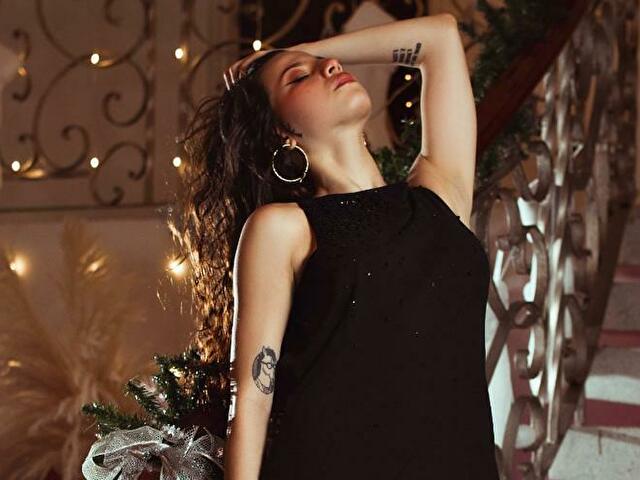 lolamustaine foto 17