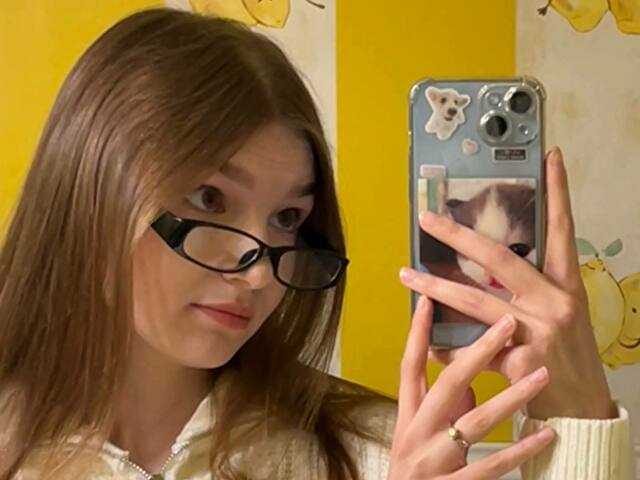 Ameliamore picture 9