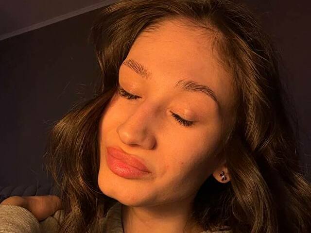 SofiLovee online picture 1