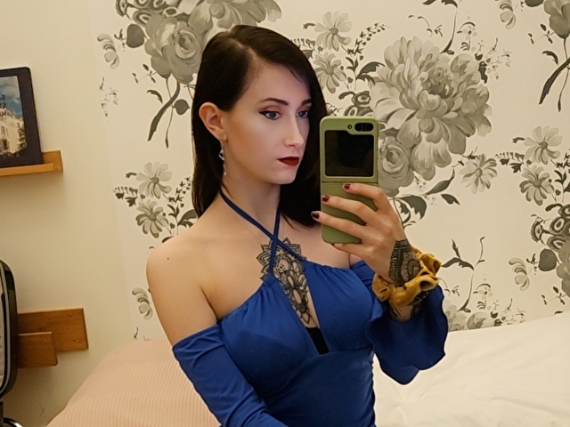 AnisaHorny online picture 2