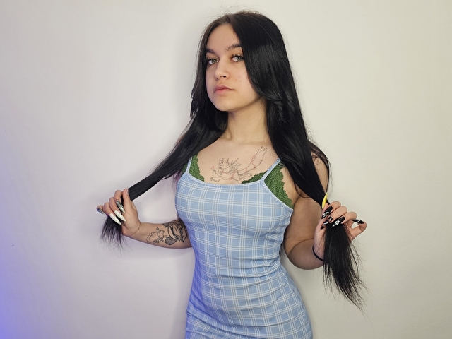 AishaTempt online picture 2