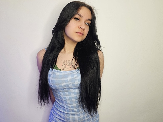 AishaTempt online picture 3