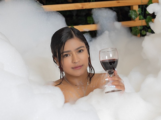 NicolleTq online foto 2