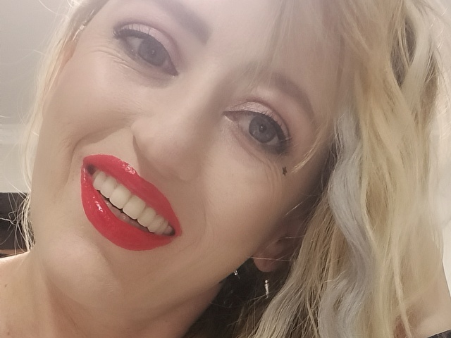 KrystalX online picture 1