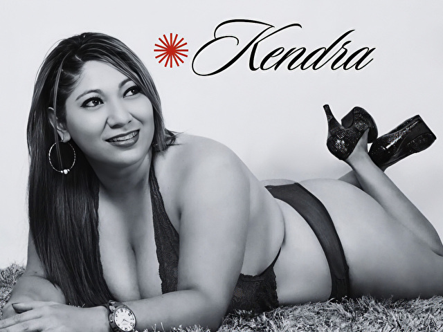 KendraLuxe Seins Show XXX en Direct