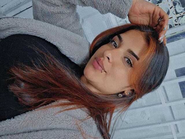 ZalomeHott MILF Live