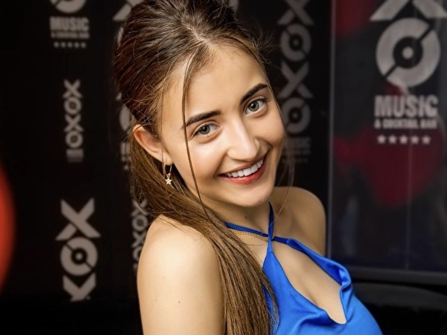 AddisonFun online foto 3