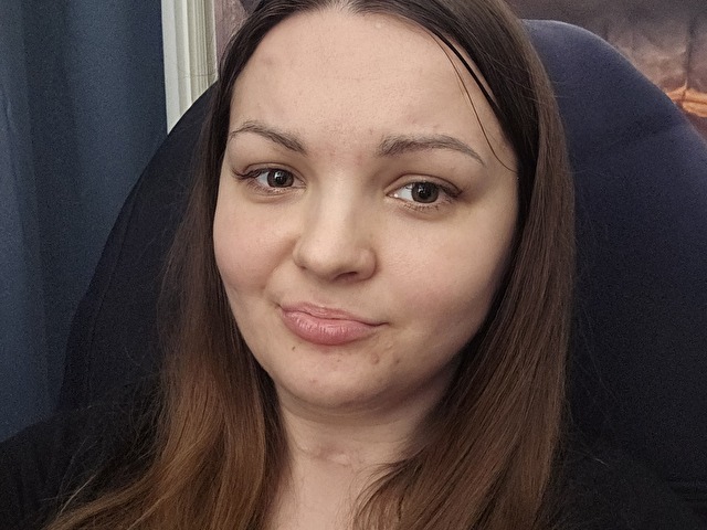 Karolinee Seins Show XXX en Direct