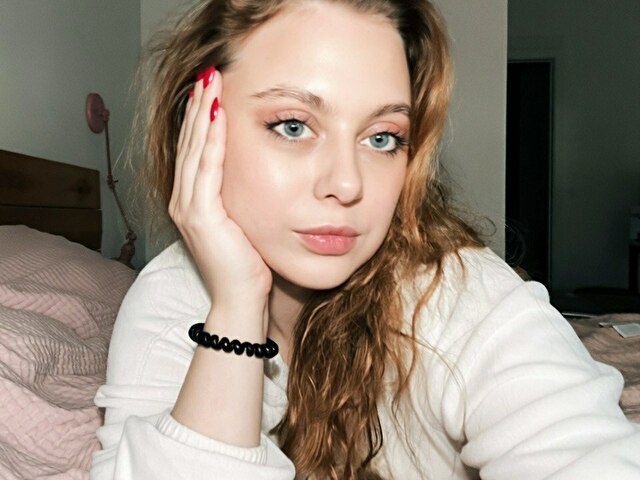 AliceWander Webcam Porno Live