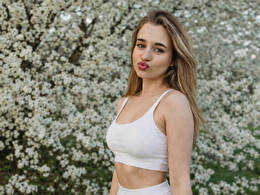 Blondeshine - sexcam