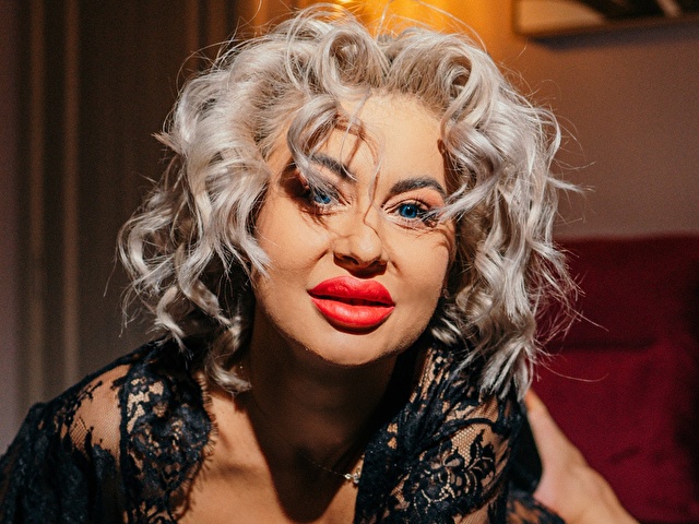 MistyKay online foto 2