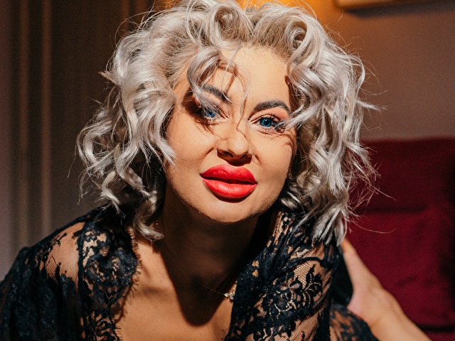 MistyKay online foto 3