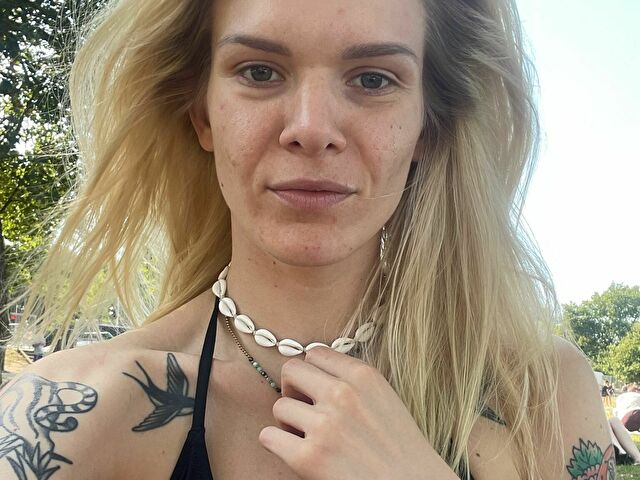 Anna777 online foto 1