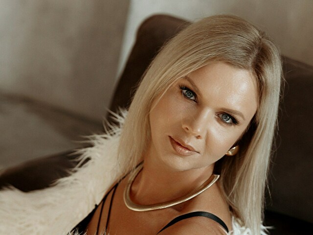 AgathaKlouin online foto 2