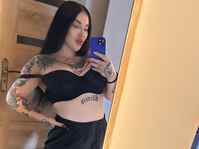 BustyRaven Image Gallery