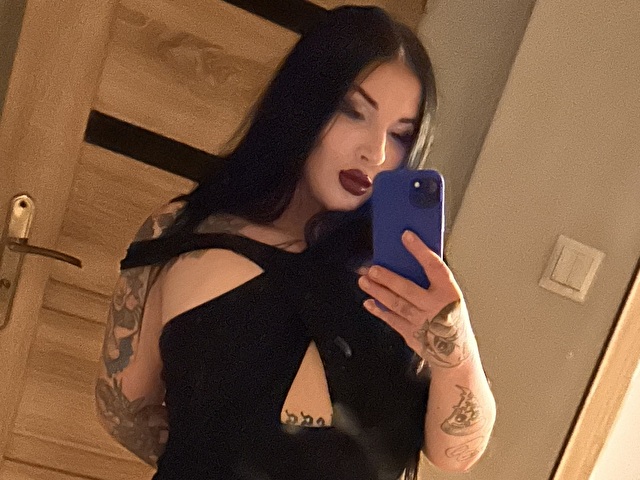 BustyRaven Image Gallery