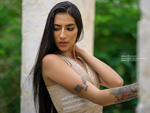 MiaCole online foto 2