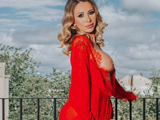 AnneKay online picture 3