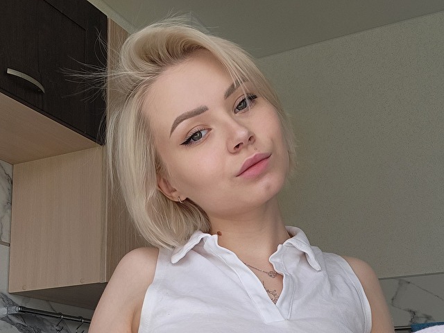 BlondeFairy online photo 2