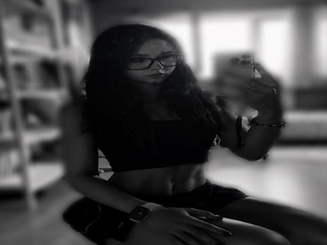 VanessaGold preview 5