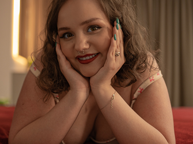 LolaWhite online foto 1