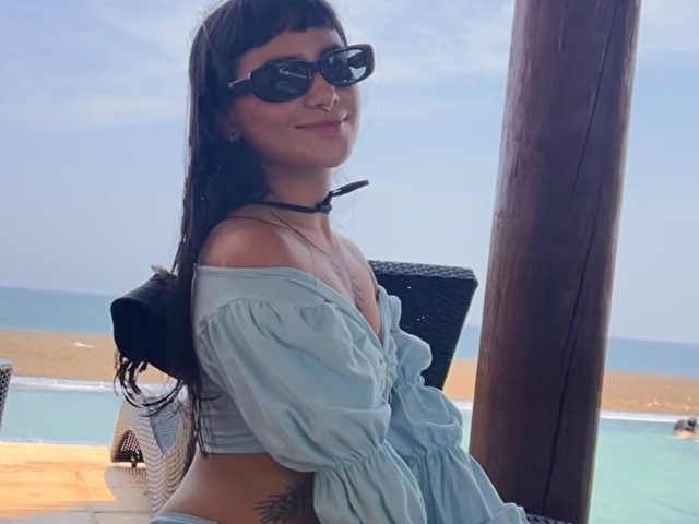 MiaHairyBody online foto 3