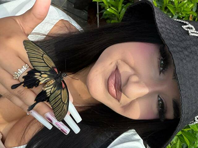 Laryssa online photo 2