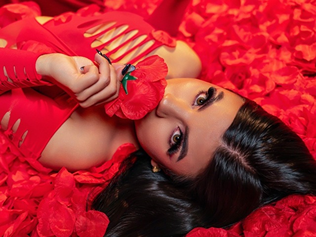 ElliaNova en ligne photo 1