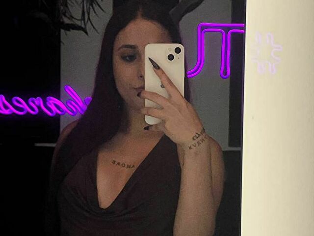 alinafoxx photo 4
