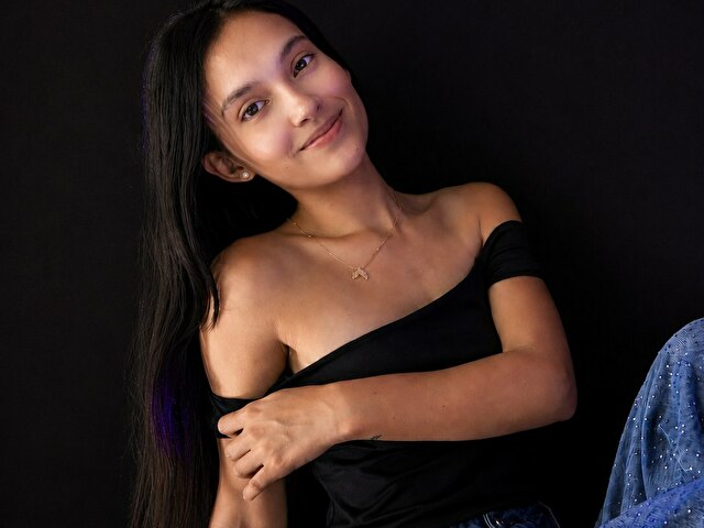 Amyjhonsonn Webcam Porno Live
