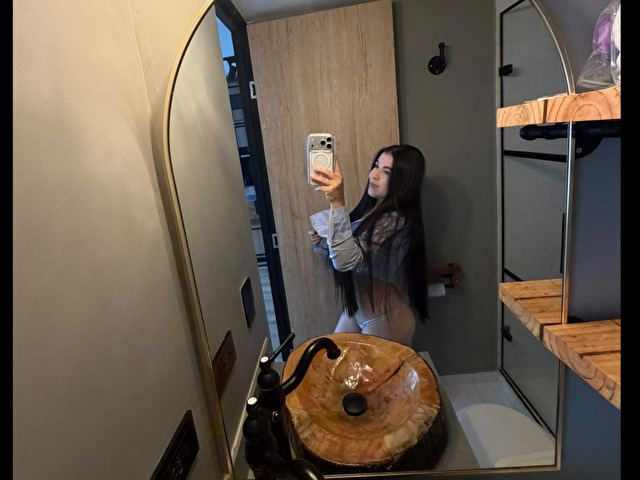 Stefanny Blowjob XXX Cams - Photo 5/15