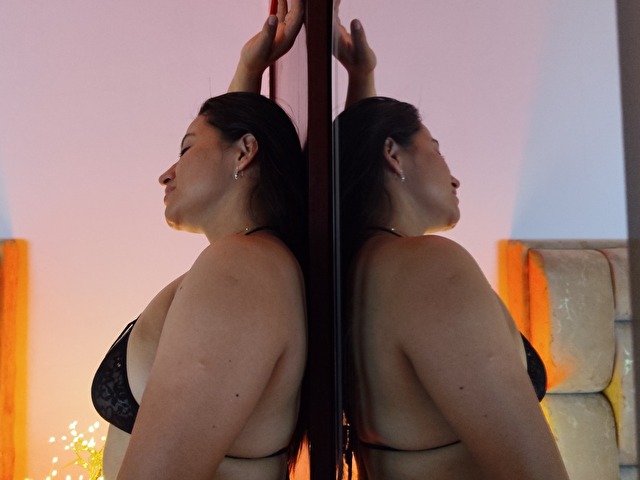 LucyJones Image Gallery