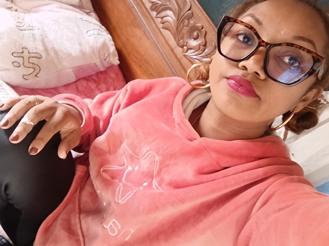 Goddessmira Video Webcam - Photo 6/8