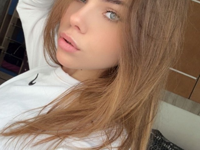 Layra online foto 1