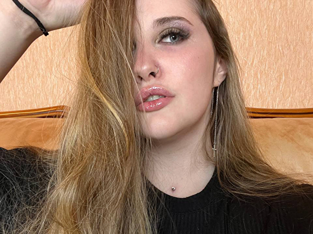 AfinaBrandt Webcam Porno Live - Photo 13/19