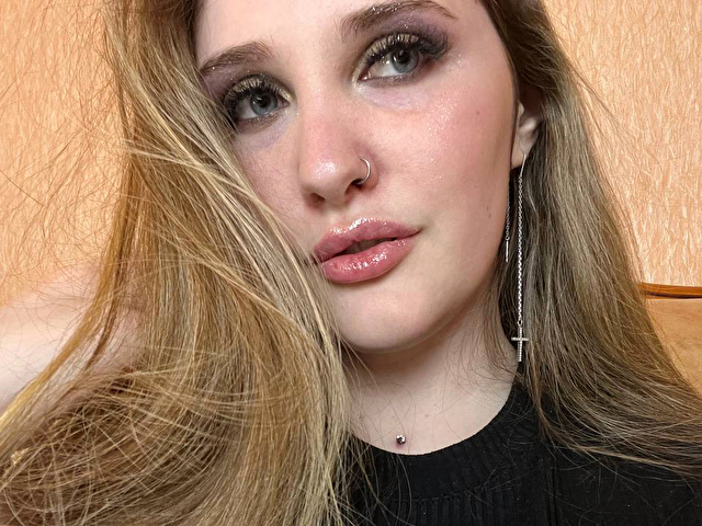 AfinaBrandt Webcam Porno Live - Photo 14/19