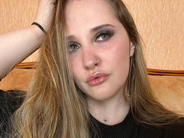 AfinaBrandt Webcam Porno Live - Photo 19/19
