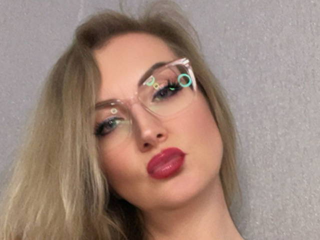 EstelleLoves Seins Liveshow