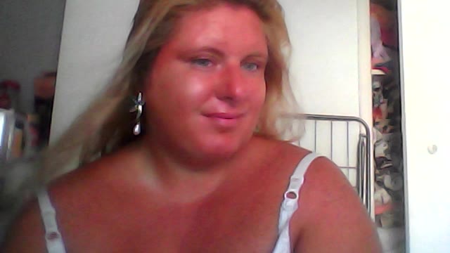 frenchblondi live webcam show