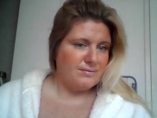 FRENCHBLONDI live cam snapshot