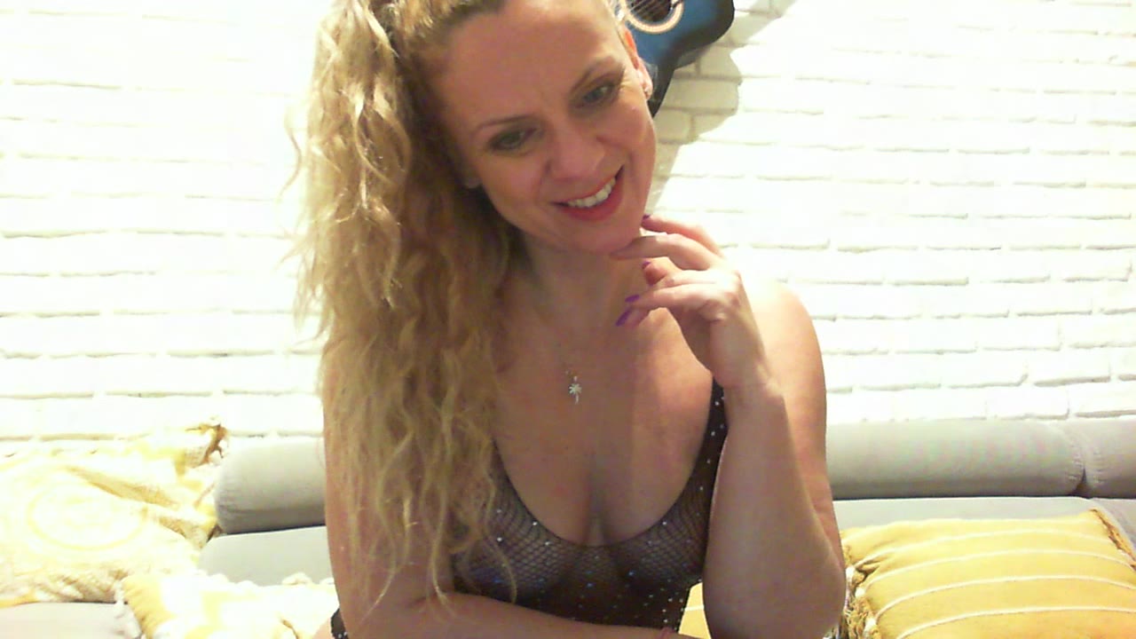Anabelle25 en sexcam live - webcam coquine et tchat gratuit