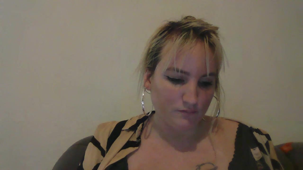 Reinedivine en sexcam live - webcam coquine et tchat gratuit