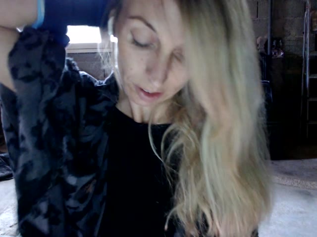 Alyna live cam