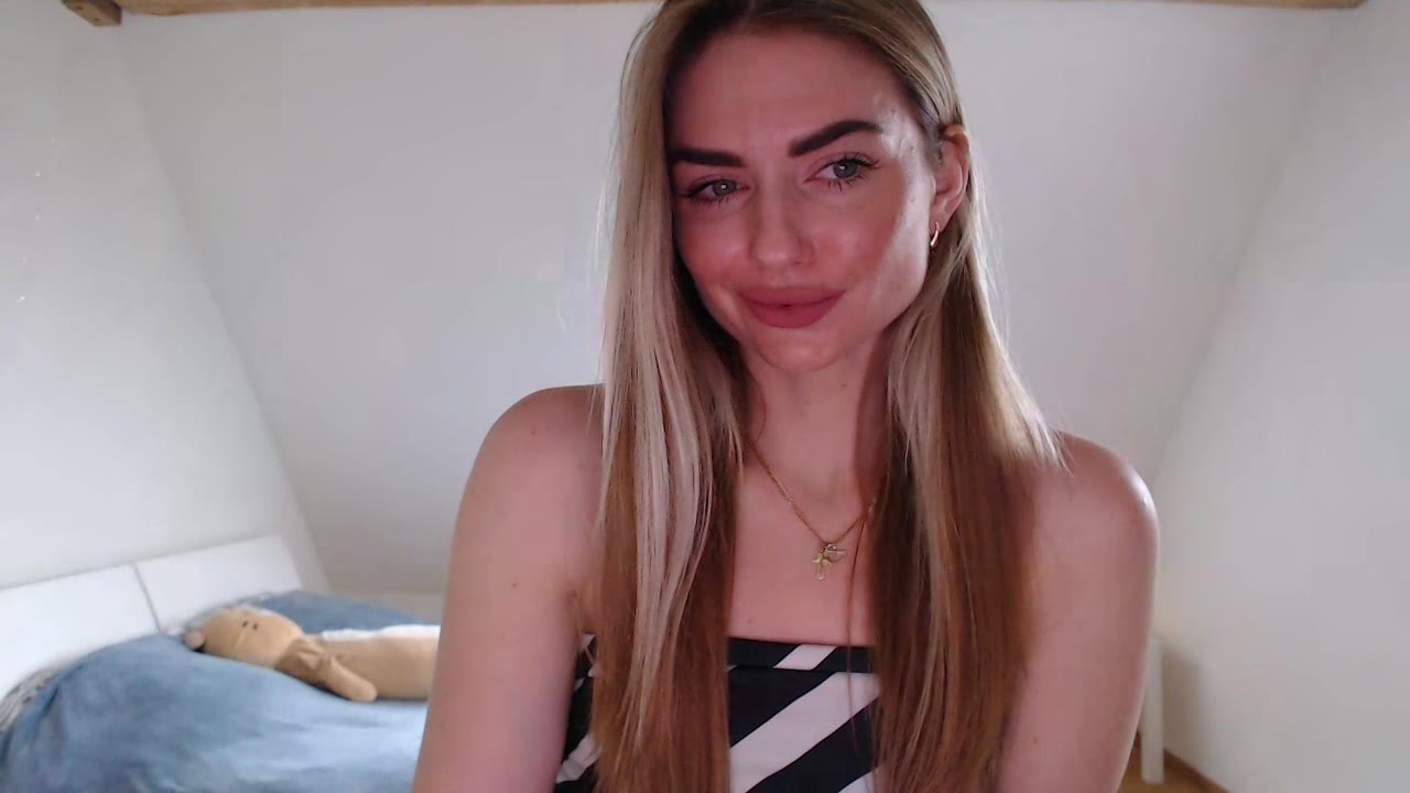 MalishkaMia en sexcam live - webcam coquine et tchat gratuit